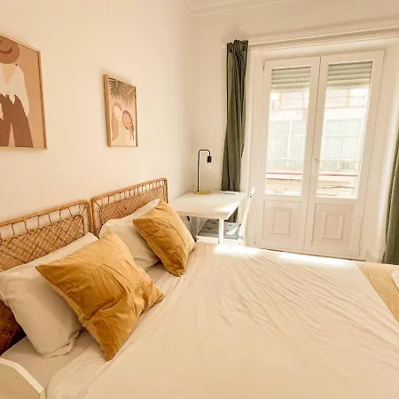 My Fair - 4 Bedroom Near Campo Pequeno Apartman