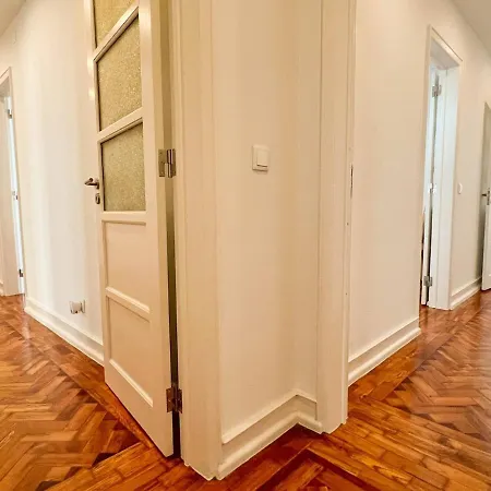 My Fair - 4 Bedroom Near Campo Pequeno Apartment Lissabon