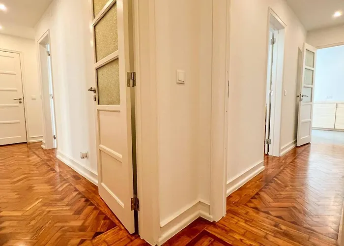 My Fair - 4 Bedroom Near Campo Pequeno Apartment Lissabon