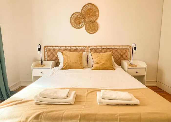 My Fair - 4 Bedroom Near Campo Pequeno Apartament